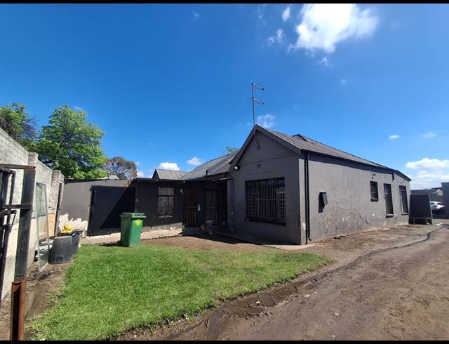 3 BEDROOM HOUSE FOR SALE IN VEREENIGING CENTRAL